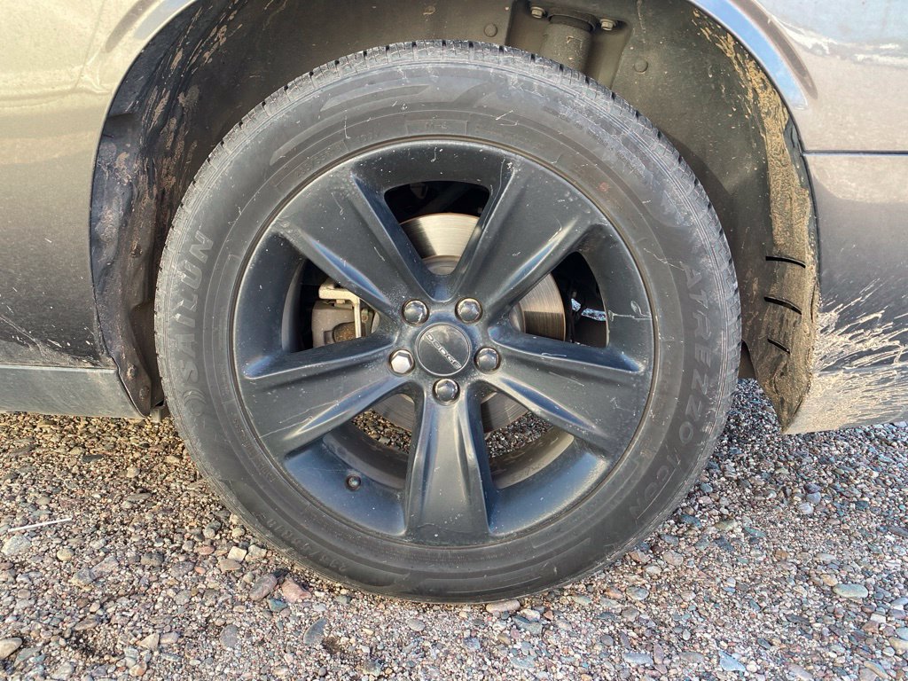 Used 2017 Dodge Challenger SXT RWD image 5