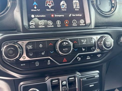 Used 2022 Jeep Gladiator Overland AWD/4WD image 23