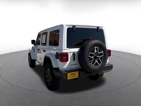Used 2025 Jeep Wrangler Unlimited Sahara AWD/4WD image 14