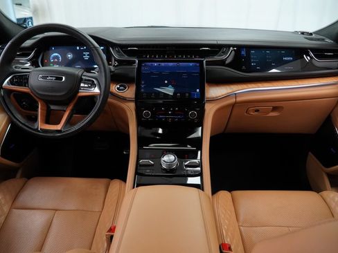 Certified 2025 Jeep Grand Cherokee Summit AWD/4WD image 27