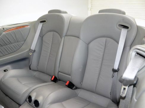 Used 2006 Mercedes-Benz CLK 350 Cabriolet w/ Premium Pkg image 31