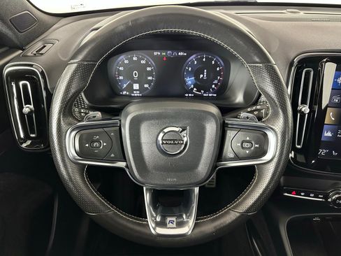 Used 2019 Volvo XC40 T5 R-Design image 9