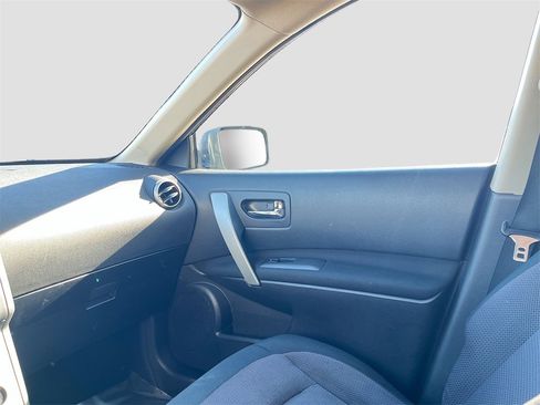 Used 2012 Nissan Rogue SV w/ Premium Pkg image 23