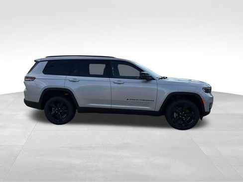 New 2025 Jeep Grand Cherokee L Limited w/ Luxury Tech Group II image 24