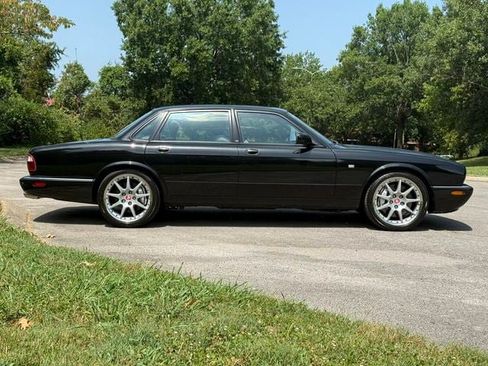 Used 2002 Jaguar XJ8 RWD image 12