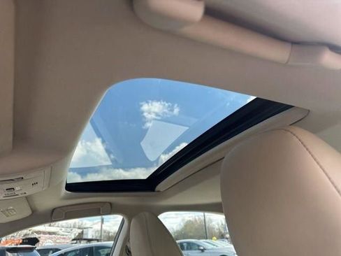 Used 2016 Lexus ES 350 w/ Premium Package w/Wood Trim image 41