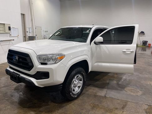Used 2022 Toyota Tacoma SR w/ SR Convenience Package RWD image 26