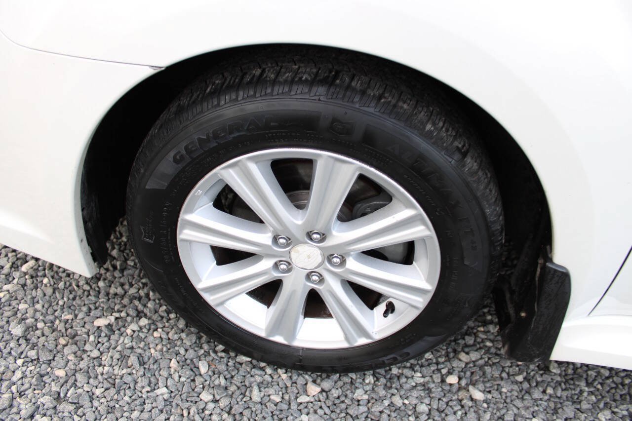 Used 2011 Subaru Legacy 2.5i Premium AWD/4WD image 24