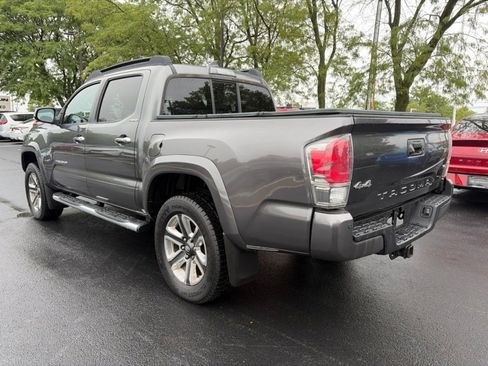 Used 2016 Toyota Tacoma Limited w/ Towing Package AWD/4WD image 10