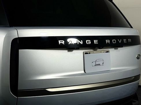 Used 2023 Land Rover Range Rover SE image 16