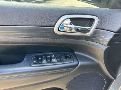 Used 2020 Jeep Grand Cherokee Altitude image 26