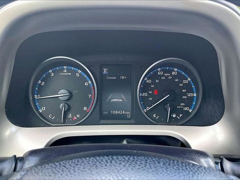 Used 2018 Toyota RAV4 LE image 28