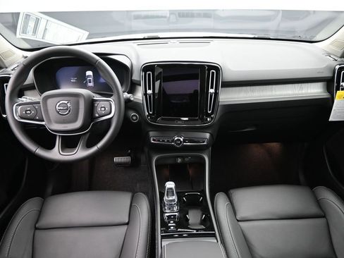 New 2025 Volvo XC40 B5 Plus w/ Protection Package Premier image 19