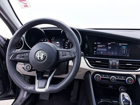 Used 2020 Alfa Romeo Giulia AWD w/ Quick Order Package 22J Sport image 6