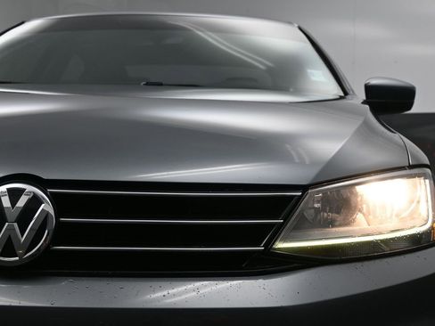 Used 2017 Volkswagen Jetta S image 15