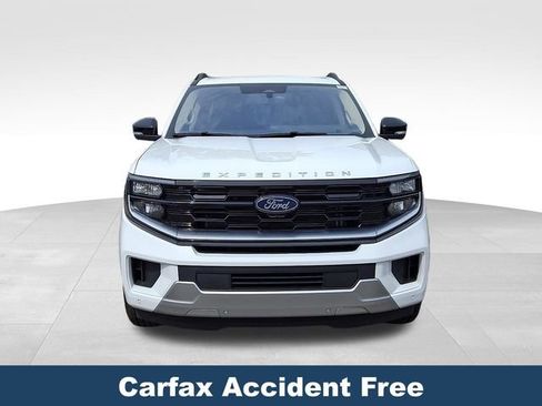 Used 2025 Ford Expedition Max Platinum AWD/4WD image 3