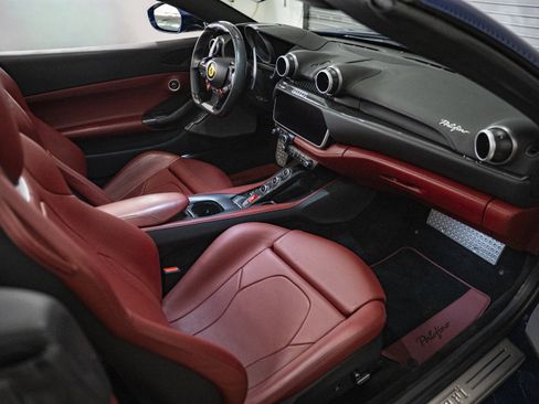 Used 2019 Ferrari Portofino image 33