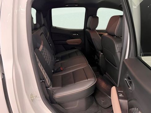 Used 2023 GMC Canyon Denali AWD/4WD image 11