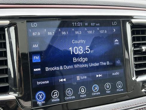 Used 2017 Chrysler Pacifica Limited FWD image 26
