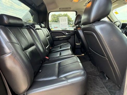 Used 2011 Chevrolet Avalanche LT w/ Luxury Package image 12