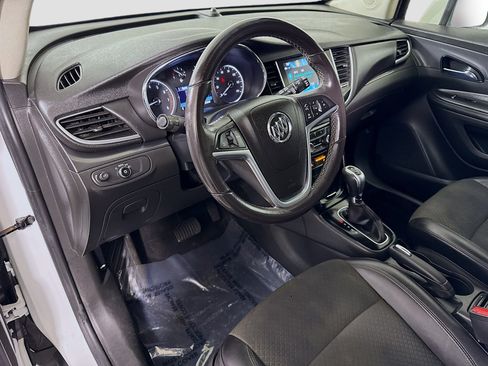 Used 2021 Buick Encore Preferred image 23