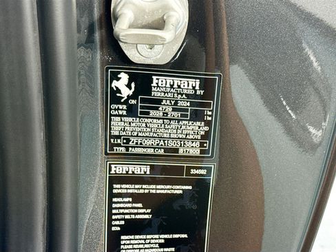 Used 2025 Ferrari Roma Spider RWD image 32