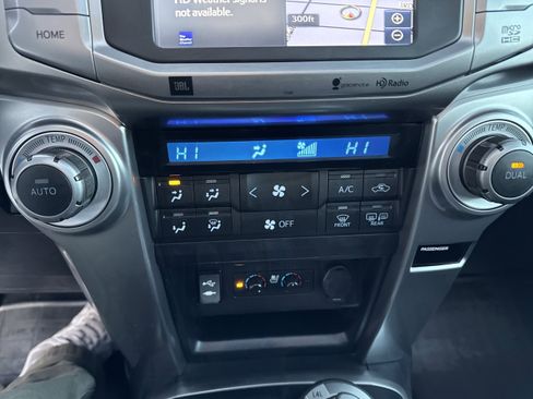 Used 2015 Toyota 4Runner Limited image 21