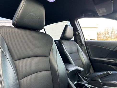 Used 2016 Honda Accord Sport image 30