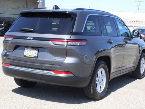 Used 2023 Jeep Grand Cherokee Laredo w/ Luxury Tech Group I AWD/4WD image 5