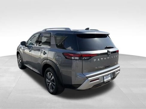 Used 2023 Nissan Pathfinder SL FWD image 11