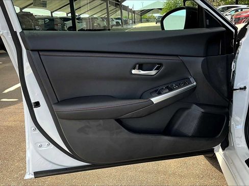 New 2025 Nissan Sentra SR image 13