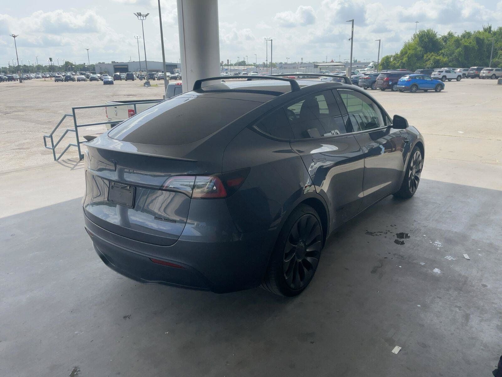 Used 2021 Tesla Model Y Performance AWD/4WD image 3