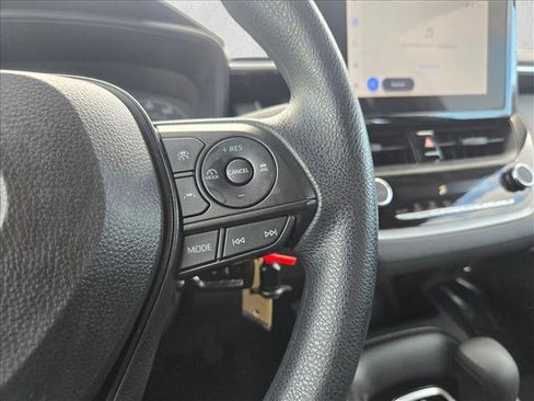 Used 2025 Toyota Corolla LE image 23