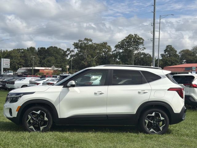 Used 2025 Kia Seltos EX FWD image 12