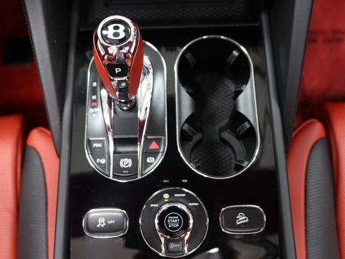 Used 2022 Bentley Bentayga AWD/4WD image 51