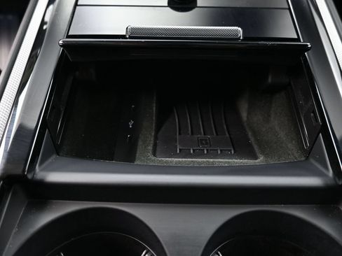 Certified 2025 Porsche Panamera 4 E-Hybrid AWD/4WD image 25