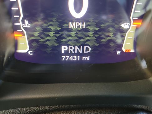 Used 2018 Jeep Wrangler Unlimited Sahara image 33