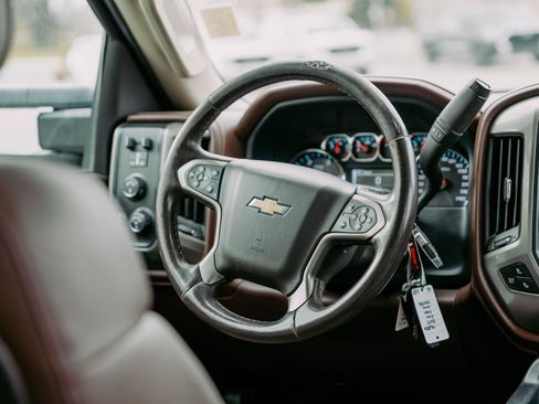 Used 2015 Chevrolet Silverado 3500 High Country image 11