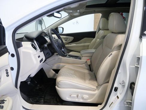 Used 2019 Nissan Murano Platinum image 11