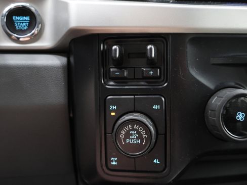 Used 2023 Ford F250 XLT w/ Black Appearance Package AWD/4WD image 32