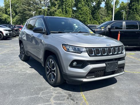 Used 2023 Jeep Compass Limited w/ Sun and Sound Group AWD/4WD image 2