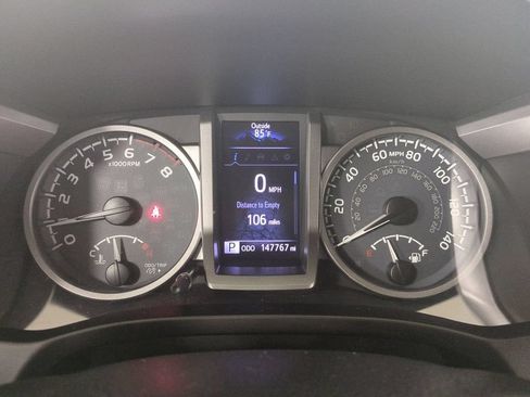 Used 2018 Toyota Tacoma SR5 RWD image 31