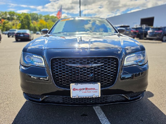 Used 2023 Chrysler 300 Touring w/ Sport Appearance Package RWD image 2