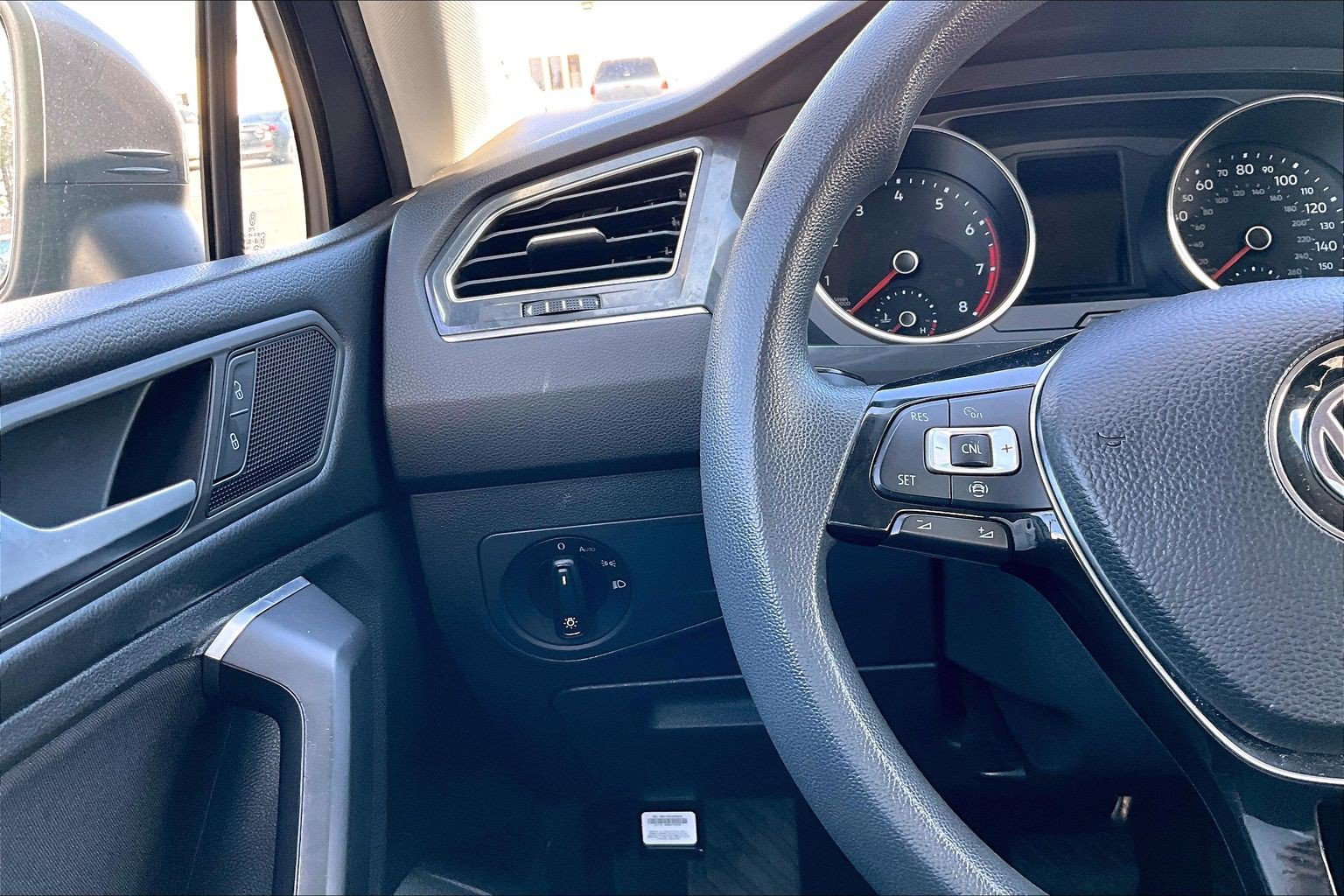 Used 2019 Volkswagen Tiguan S FWD image 19