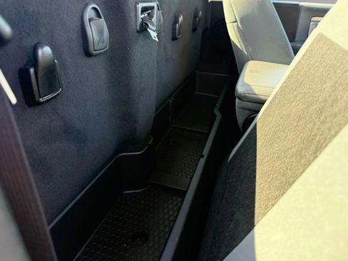 Used 2015 RAM 1500 Express AWD/4WD image 34