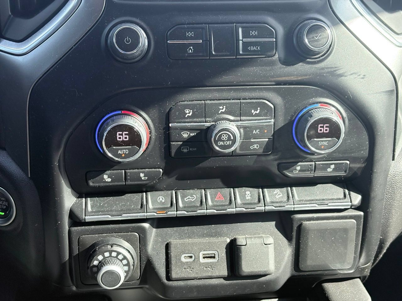 Used 2021 Chevrolet Silverado 1500 RST AWD/4WD image 11