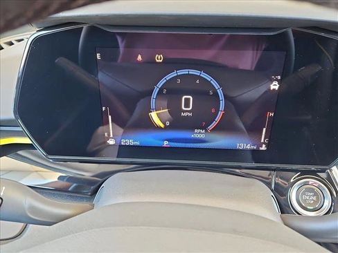 Used 2025 Chevrolet Trax ACTIV FWD image 11