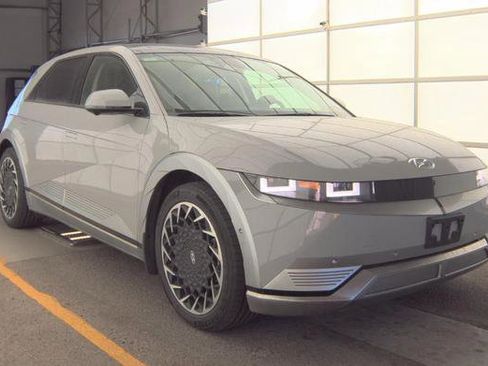 Used 2024 Hyundai Ioniq 5 Limited image 2