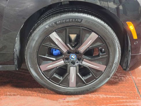 Used 2025 BMW iX xDrive50 AWD/4WD image 9