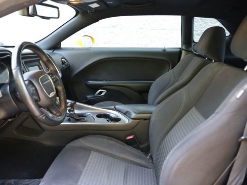 Used 2017 Dodge Challenger SXT RWD image 12